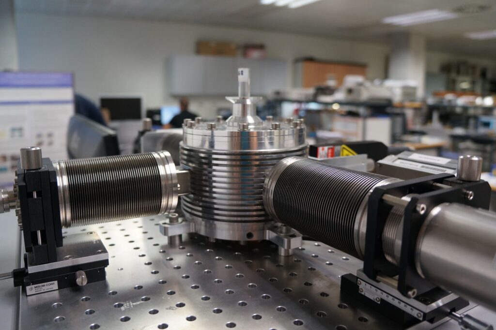 Dielectric properties measurements under microwave heating (IEEE MTT, 2015)