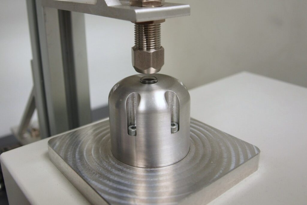Measurement of Dielectric Properties at temperatures up to 350ºC with DKV